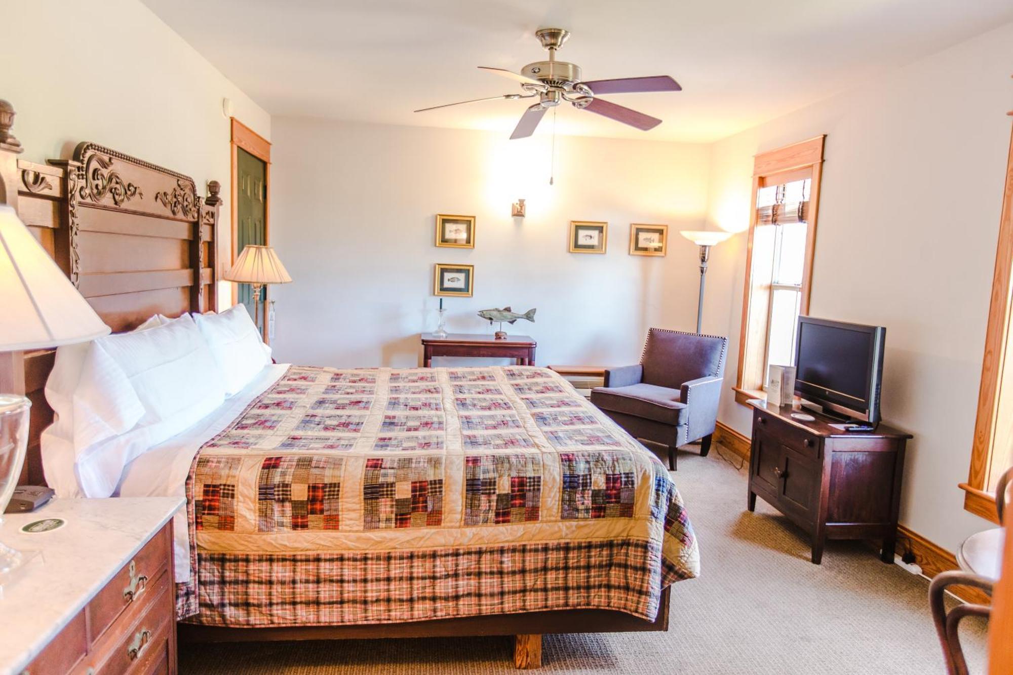 Roanoke Island Inn マンテオ 部屋 写真