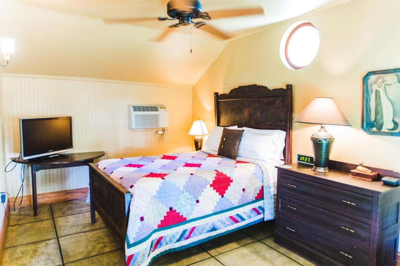 Roanoke Island Inn マンテオ エクステリア 写真