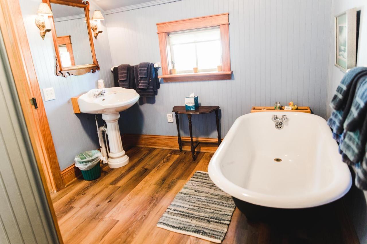 Roanoke Island Inn マンテオ エクステリア 写真